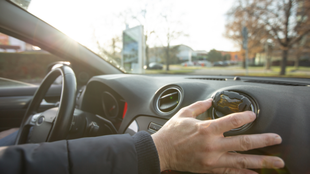 Préparez votre voiture pour le printemps : L’importance du changement de filtre d’habitacle